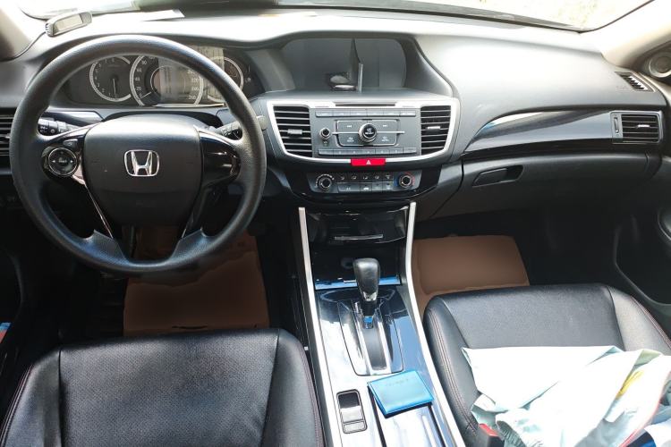 Used Honda Accord 2016 2.0L Comfort Edition Center Console