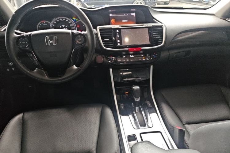 Used Honda Accord 2016 2.4L Luxury Edition Center Console