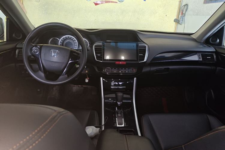 Used Honda Accord 2016 2.0L Comfort Edition Center Console