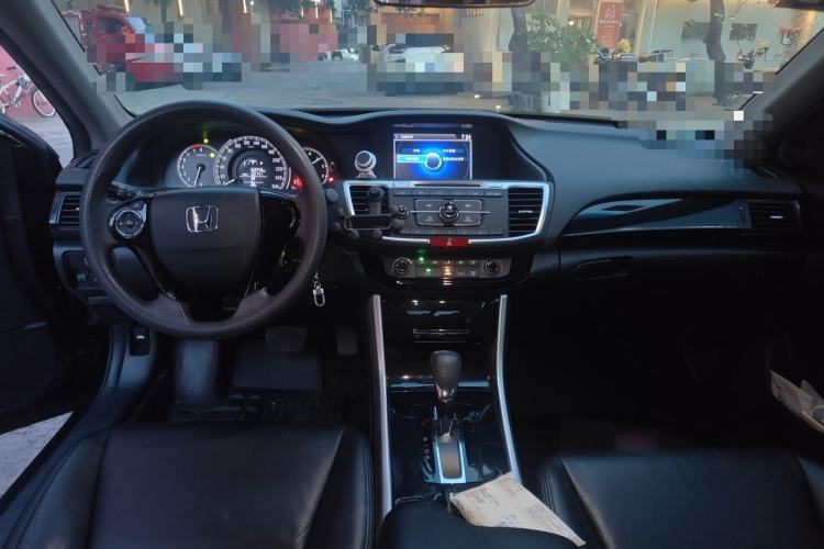 Used Honda Accord 2016 2.0L Comfort Edition Center Console