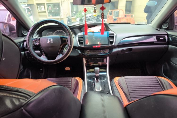 Used Honda Accord 2016 2.0L Comfort Edition Center Console