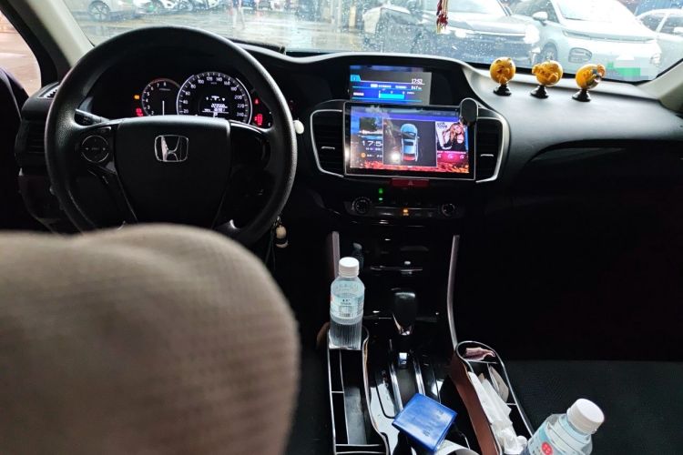 Used Honda Accord 2016 2.0L Comfort Edition Center Console