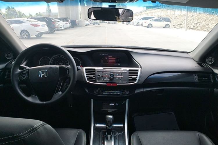 Used Honda Accord 2016 2.0L Comfort Edition Center Console