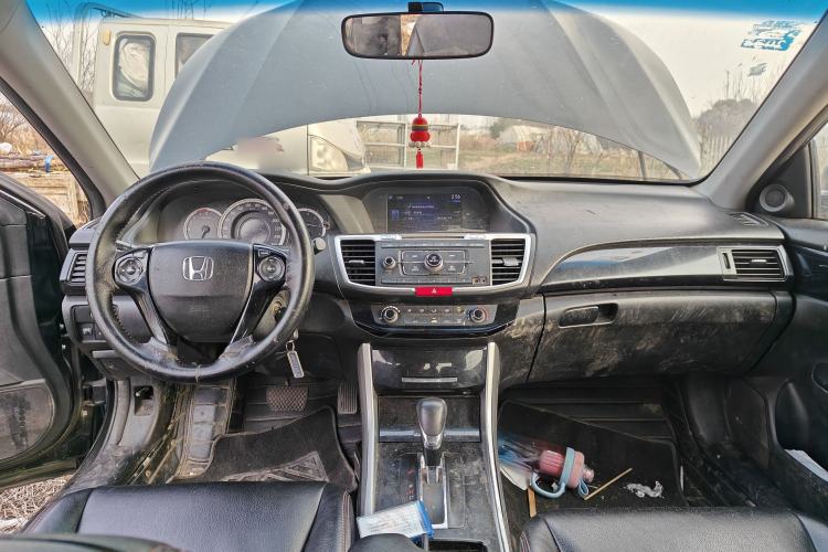 Used Honda Accord 2016 2.0L Comfort Edition Center Console