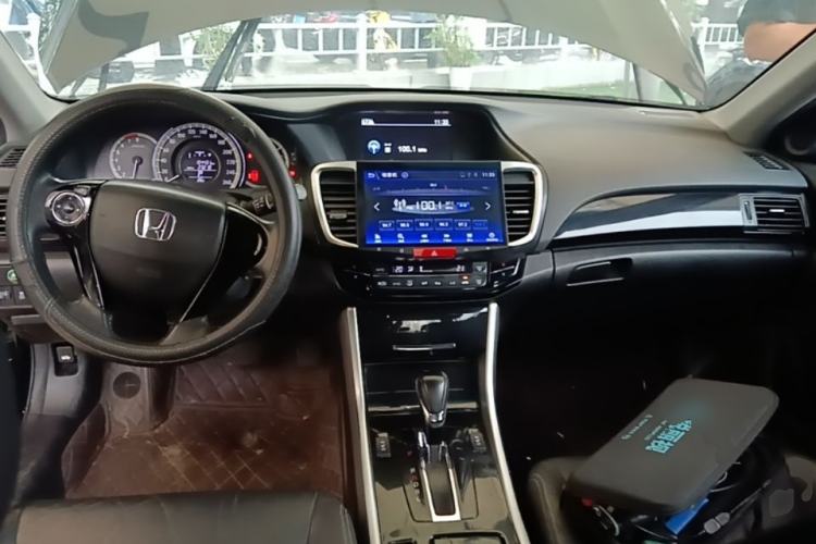 Used Honda Accord 2016 2.0L Elite Edition Center Console