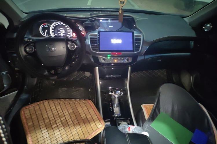 Used Honda Accord 2016 2.0L Comfort Edition Center Console