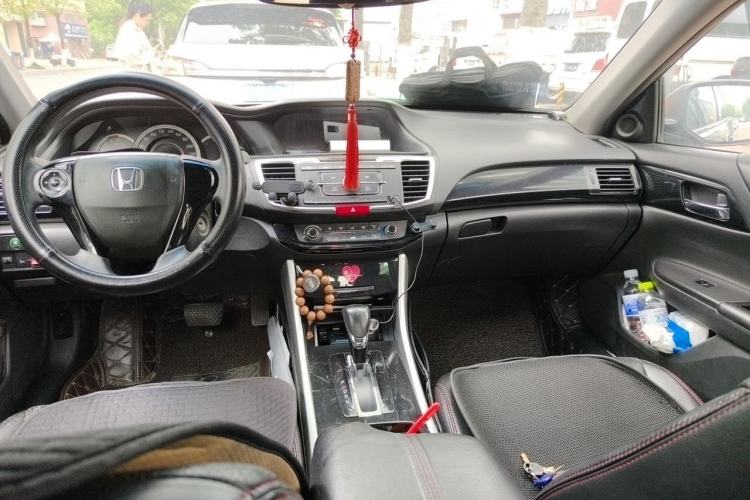 Used Honda Accord 2016 2.0L Comfort Edition Center Console