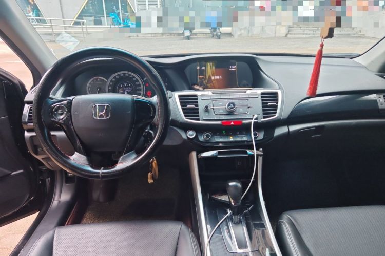 Used Honda Accord 2016 2.0L Comfort Edition Center Console