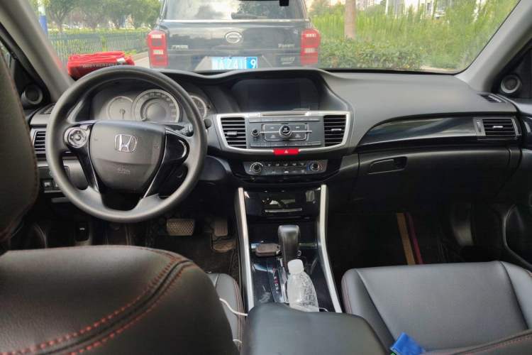 Used Honda Accord 2016 2.0L Comfort Edition Center Console