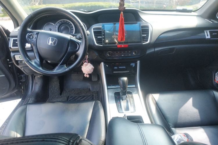 Used Honda Accord 2016 2.0L Comfort Edition Center Console