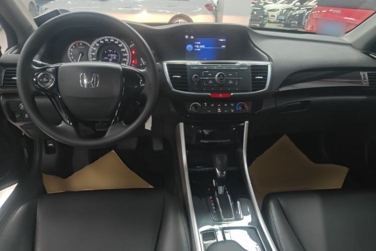 Used Honda Accord 2016 2.0L Comfort Edition Center Console