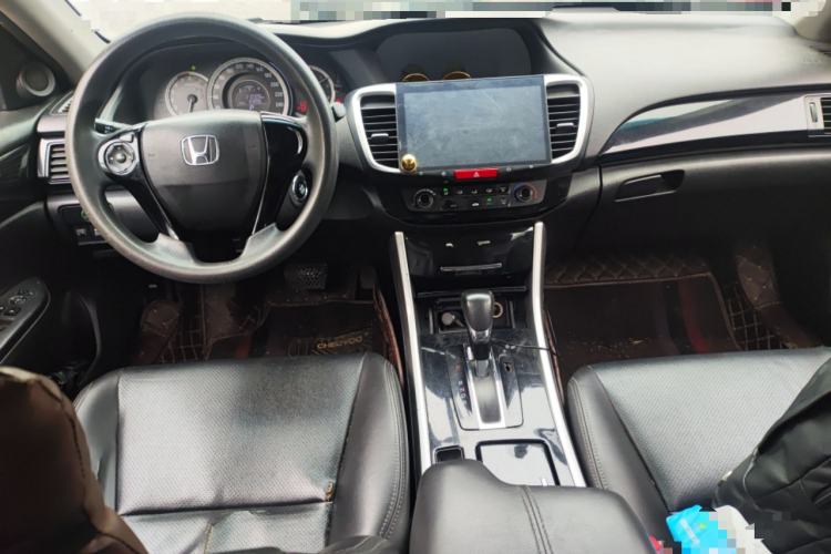 Used Honda Accord 2016 2.0L Comfort Edition Center Console