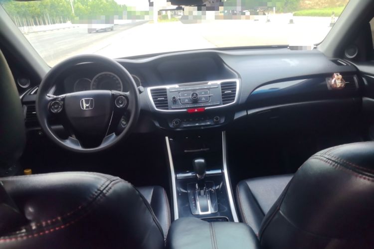 Used Honda Accord 2016 2.0L Comfort Edition Center Console