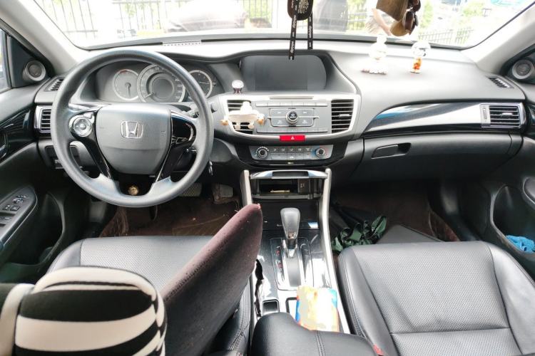 Used Honda Accord 2016 2.0L Comfort Edition Center Console