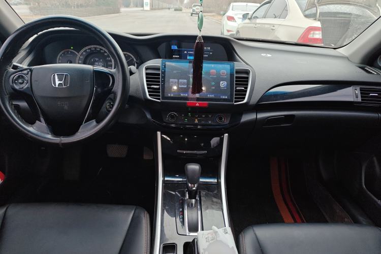 Used Honda Accord 2016 2.0L Comfort Edition Center Console