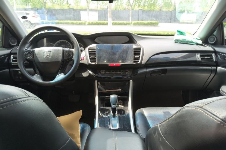 Used Honda Accord 2016 2.0L Comfort Edition Center Console