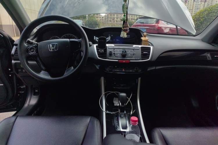 Used Honda Accord 2016 2.0L Comfort Edition Center Console