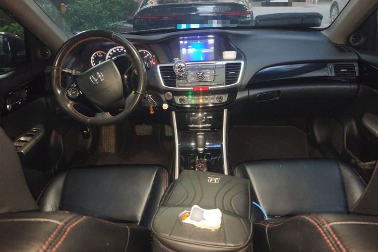 Used Honda Accord 2016 2.0L Comfort Edition Center Console