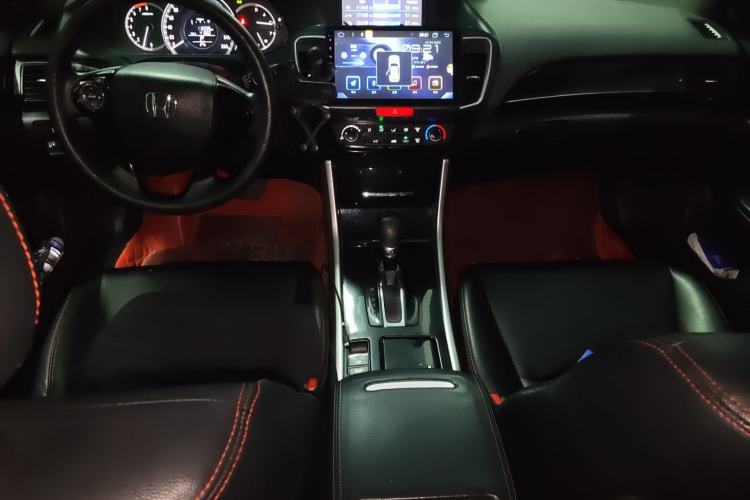 Used Honda Accord 2016 2.0L Comfort Edition Center Console
