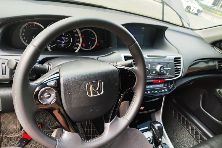 Used Honda Accord 2016 2.0L Elite Edition Center Console