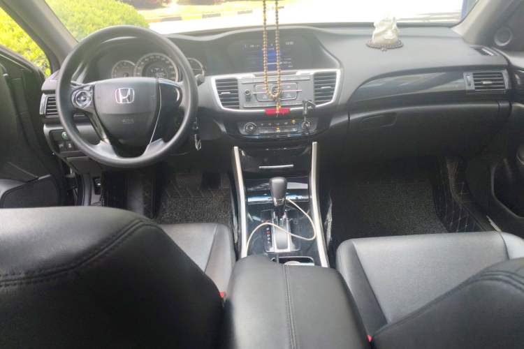 Used Honda Accord 2016 2.0L Comfort Edition Center Console