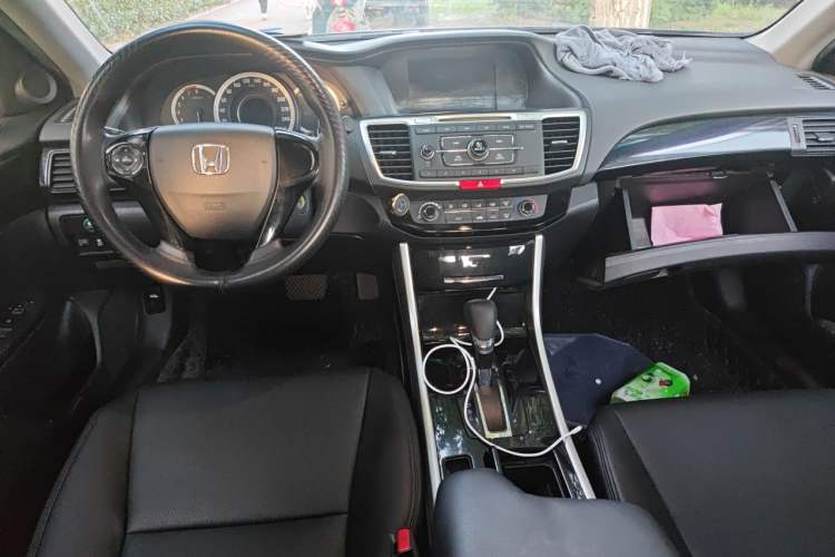 Used Honda Accord 2016 2.0L Comfort Edition Center Console