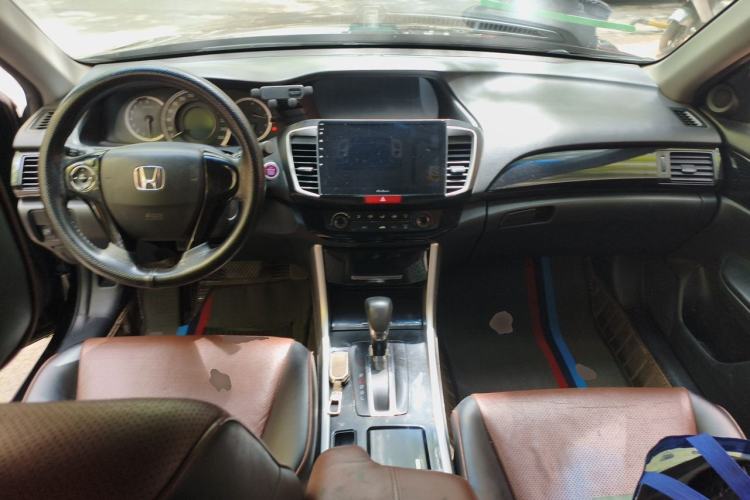 Used Honda Accord 2016 2.0L Comfort Edition Center Console