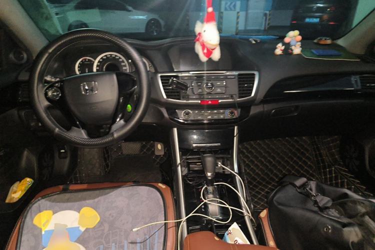 Used Honda Accord 2016 2.0L Comfort Edition Center Console