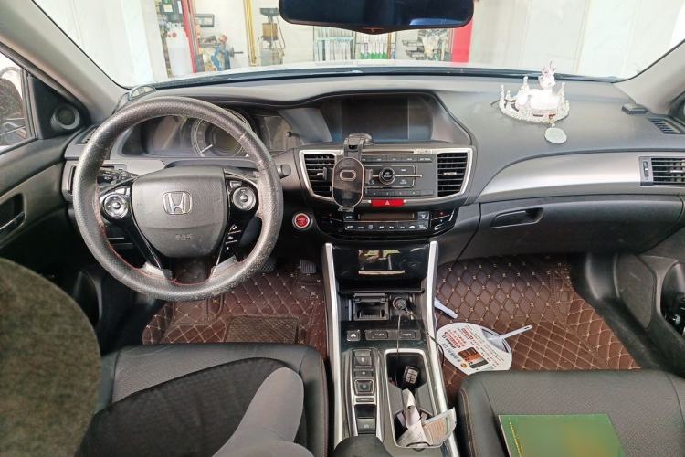 Used Honda Accord 2016 Hybrid 2.0L Sharp Edition Center Console