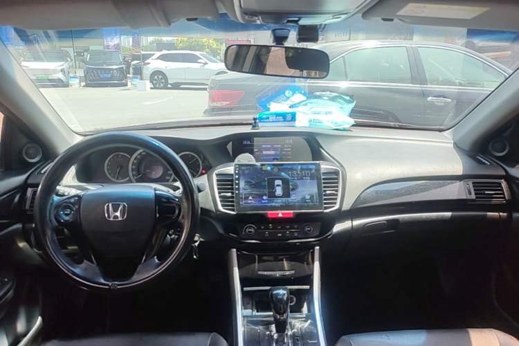 Used Honda Accord 2016 2.0L Comfort Edition Center Console