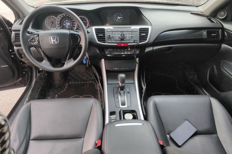 Used Honda Accord 2016 2.0L Comfort Edition Center Console