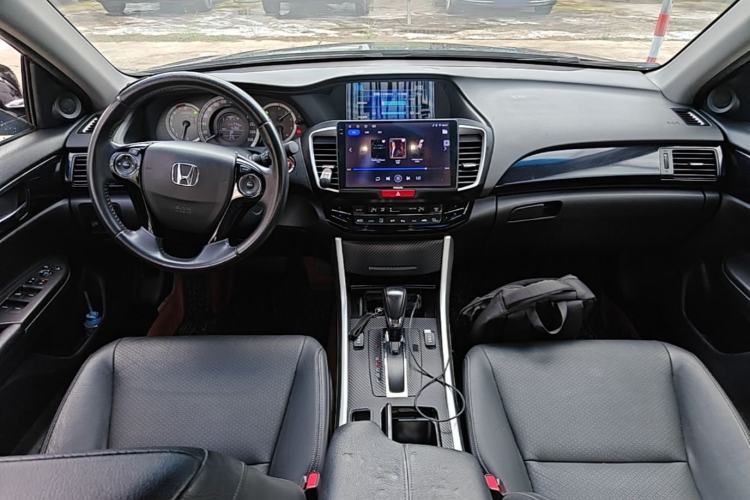 Used Honda Accord 2016 2.0L Luxury Edition Center Console