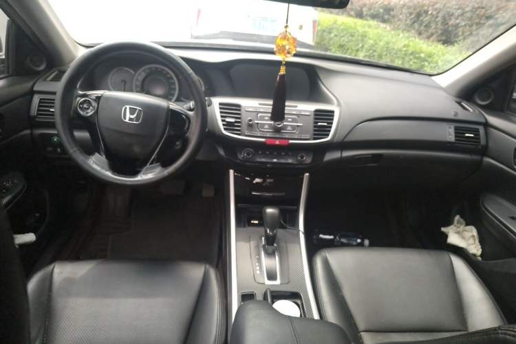 Used Honda Accord 2016 2.0L Comfort Edition Center Console