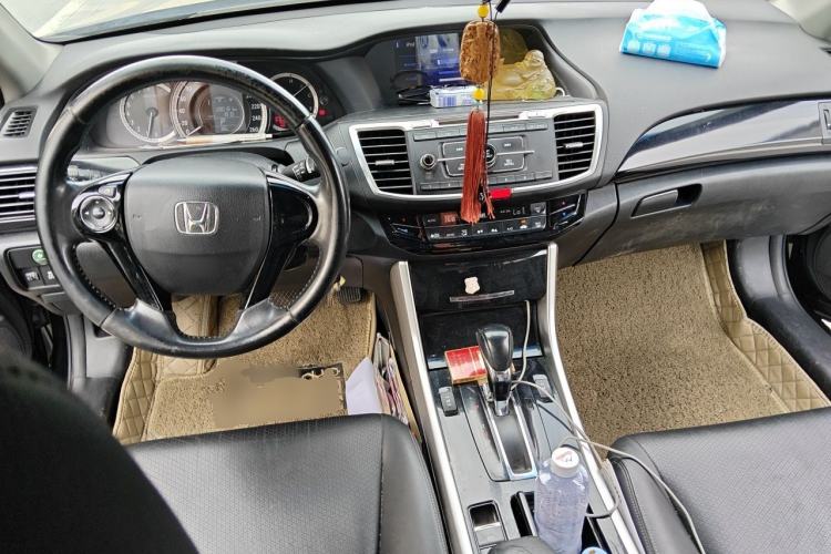 Used Honda Accord 2016 2.0L Elite Edition Center Console