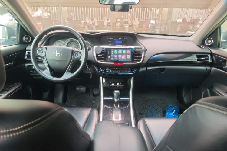 Used Honda Accord 2016 2.0L Comfort Edition Center Console