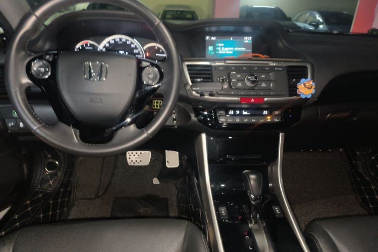 Used Honda Accord 2016 2.0L Luxury Edition Center Console
