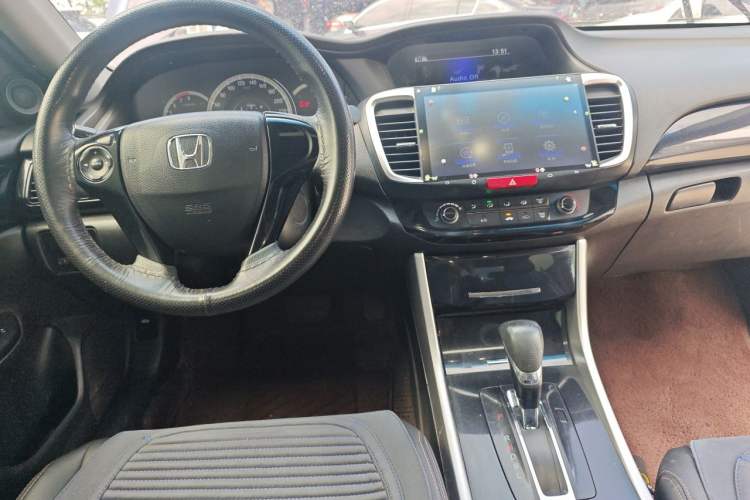 Used Honda Accord 2016 2.0L Comfort Edition Center Console
