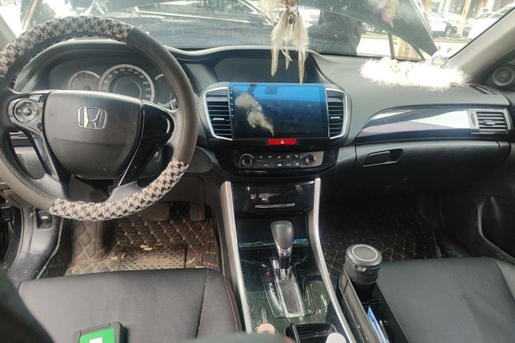 Used Honda Accord 2016 2.0L Comfort Edition Center Console