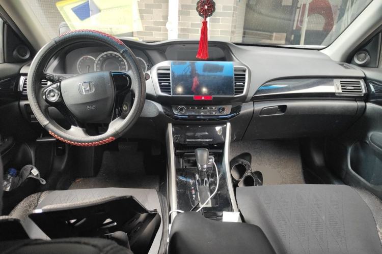 Used Honda Accord 2016 2.0L Comfort Edition Center Console