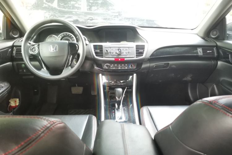 Used Honda Accord 2016 2.0L Comfort Edition Center Console