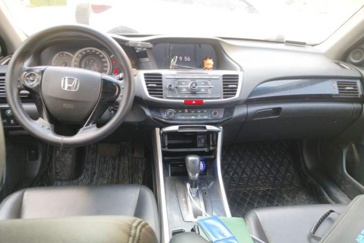 Used Honda Accord 2016 2.0L Comfort Edition Center Console