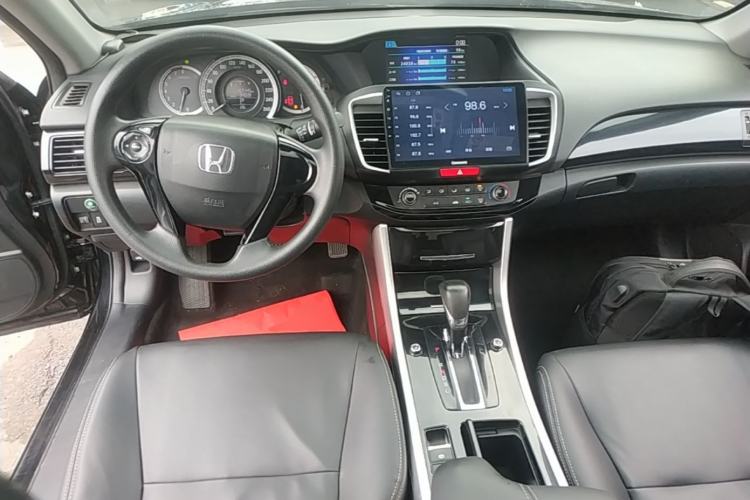 Used Honda Accord 2016 2.0L Comfort Edition Center Console