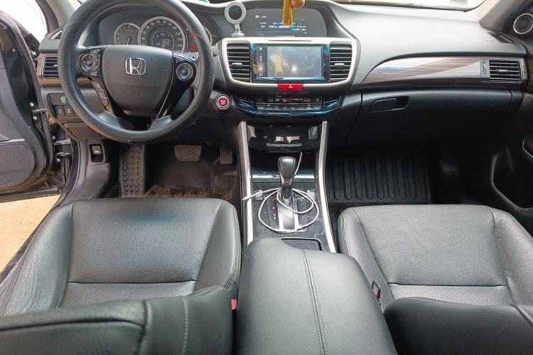 Used Honda Accord 2016 2.4L Luxury Edition Center Console