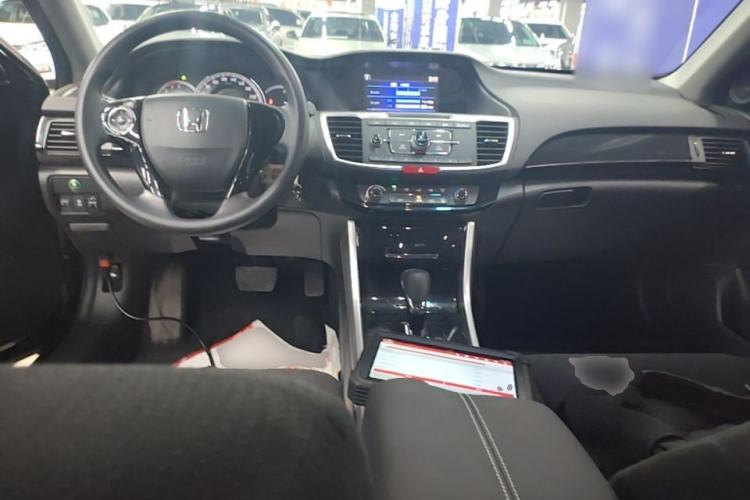 Used Honda Accord 2016 2.0L Comfort Edition Center Console