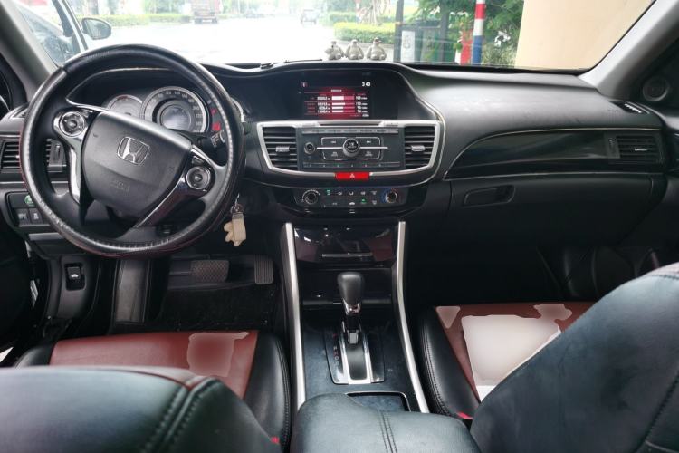 Used Honda Accord 2016 2.0L Comfort Edition Center Console