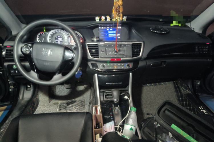 Used Honda Accord 2016 2.0L Comfort Edition Center Console