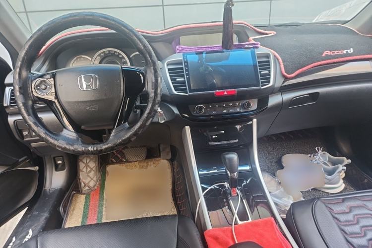 Used Honda Accord 2016 2.0L Comfort Edition Center Console