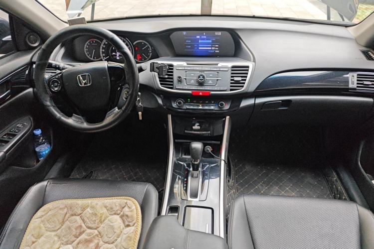 Used Honda Accord 2016 2.0L Comfort Edition Center Console