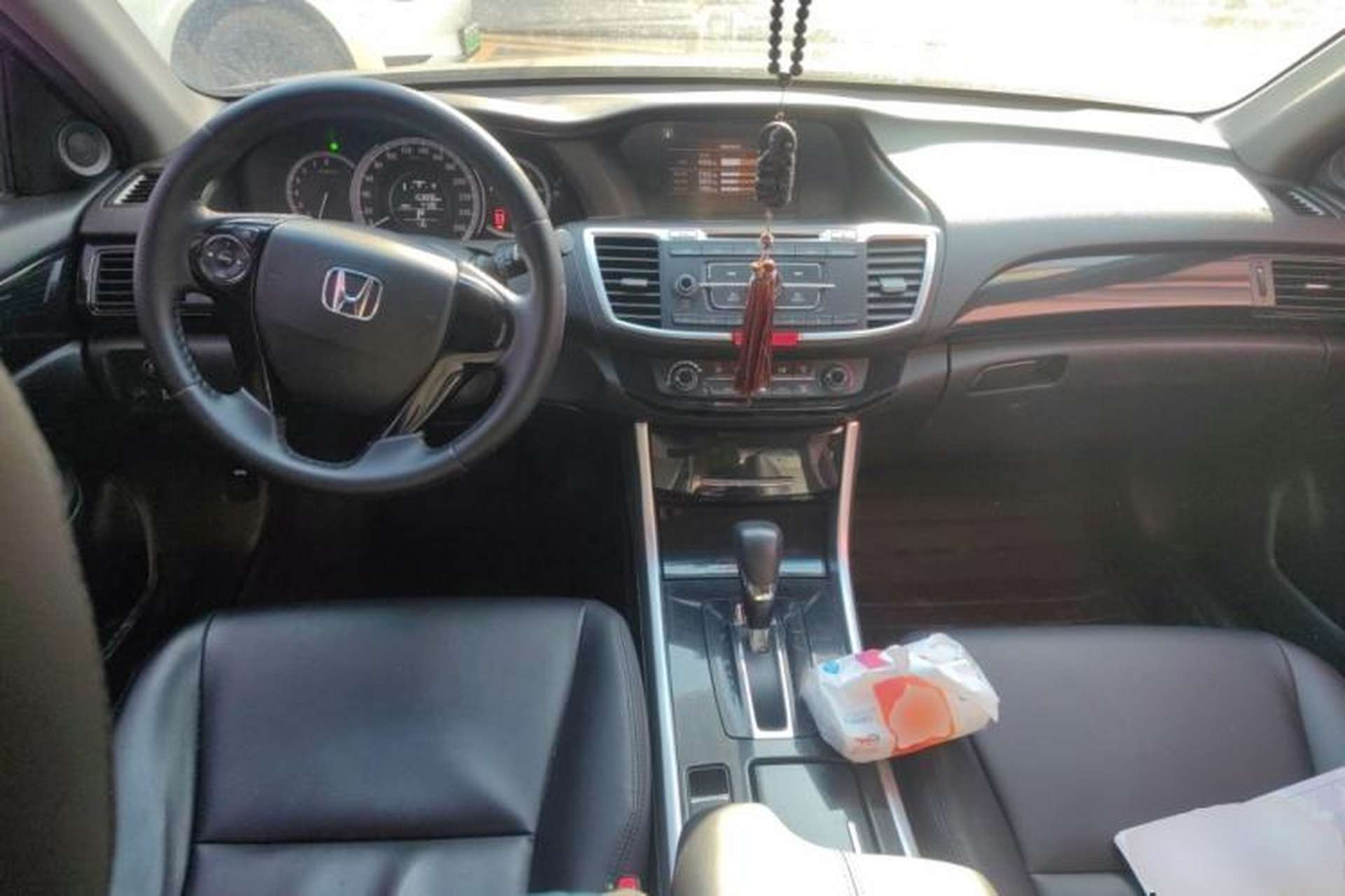 Used Honda Accord 2016 2.0L Comfort Edition Center Console