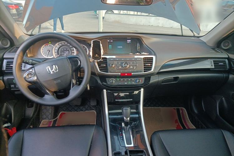 Used Honda Accord 2016 2.0L Comfort Edition Center Console